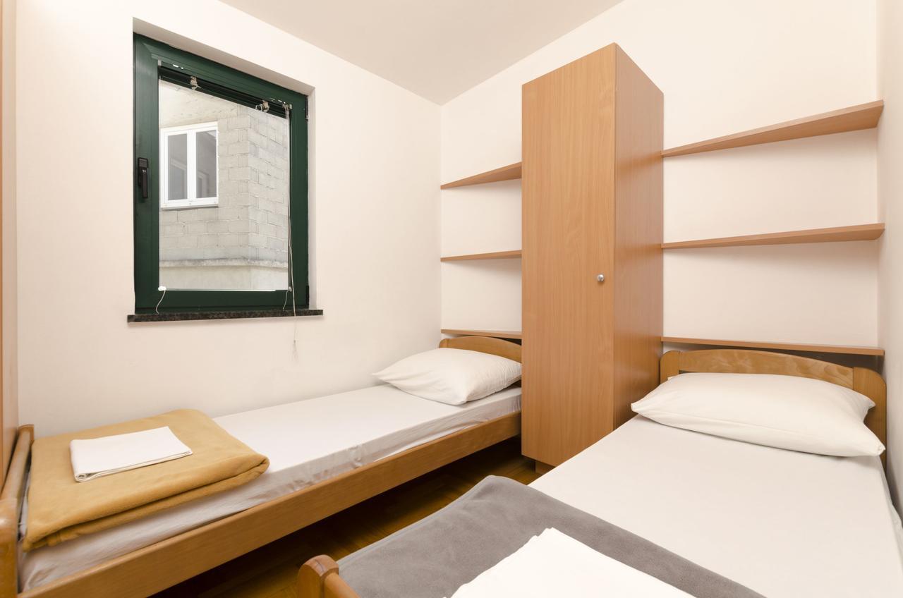 Apartments Mirko Primošten Eksteriør bilde