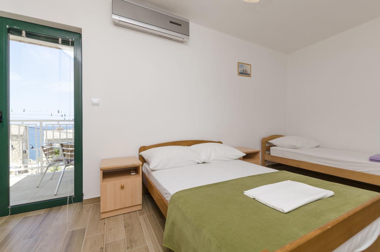 Apartments Mirko Primošten Eksteriør bilde