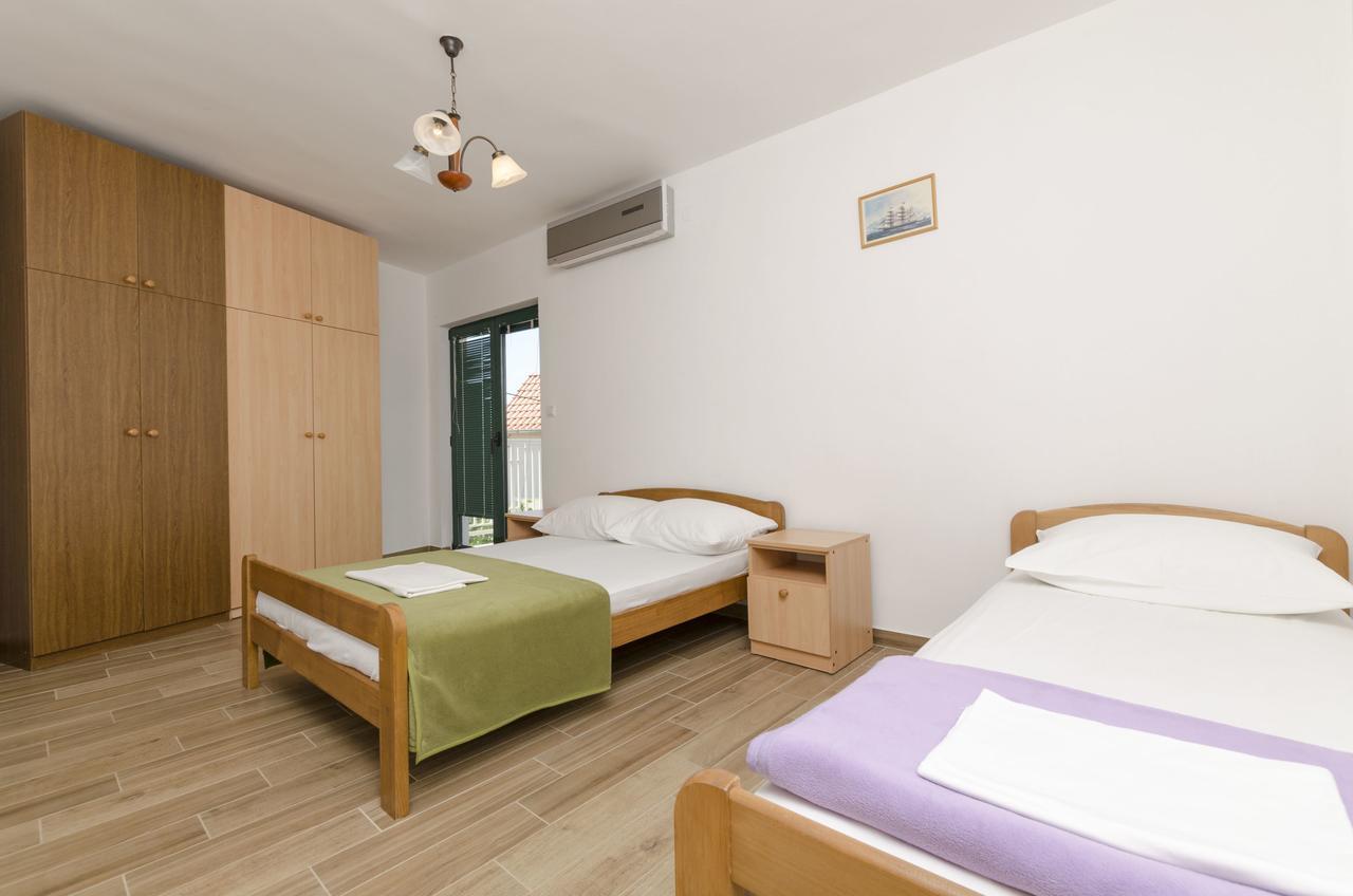 Apartments Mirko Primošten Eksteriør bilde